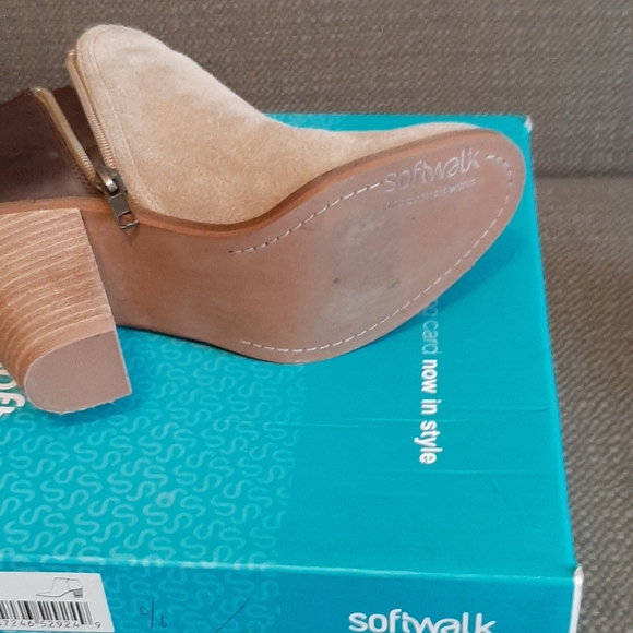 Suede  boots - Picture 4 of 4